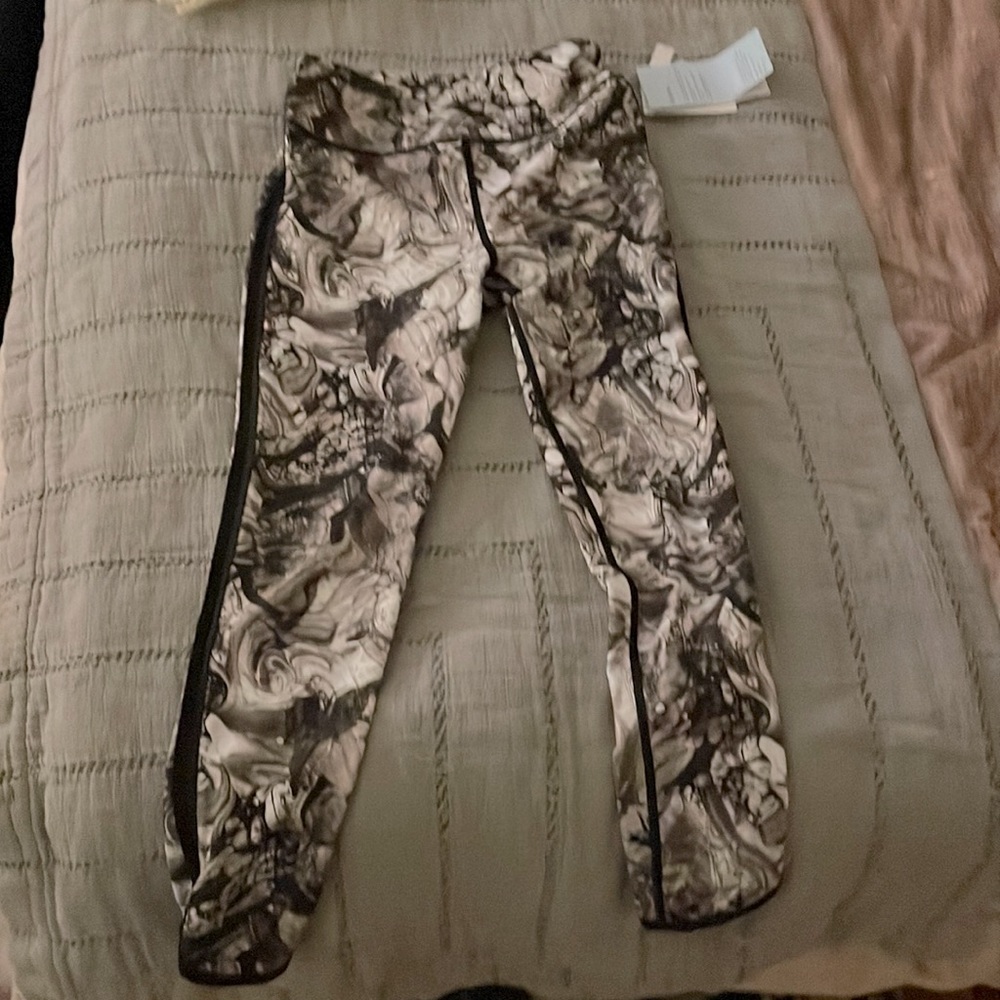 Nordstrom brand athliesure pants with marble pattern